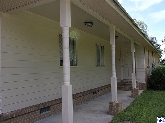 3rd image of 121 Bel Aire Cir