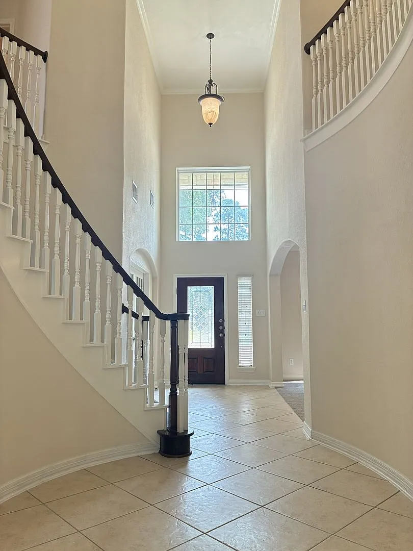 For Lease | 4 Bed, 2.5 Bath | 3,991 Sq Ft | Northlake Forest | — Photo 4