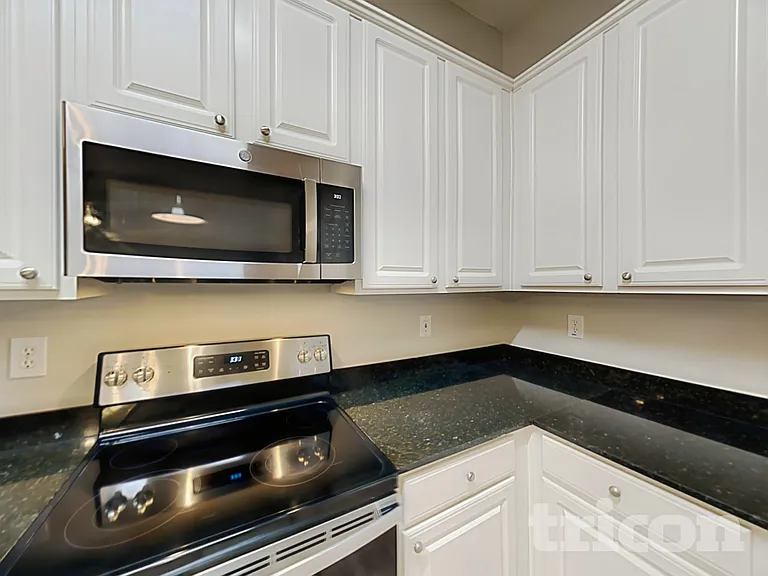 800 Maryfield Dr — Photo 6