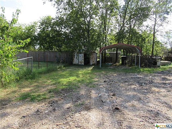 3rd image of 307 W Avenue I