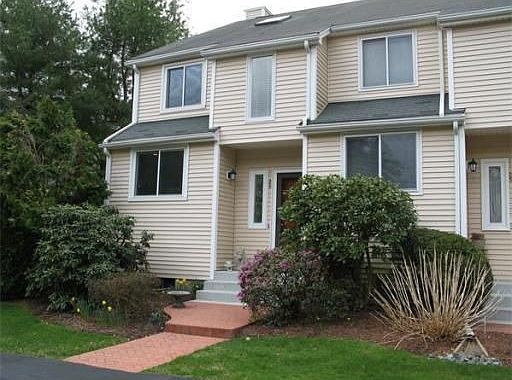2nd image of 26 Gaslight Ln