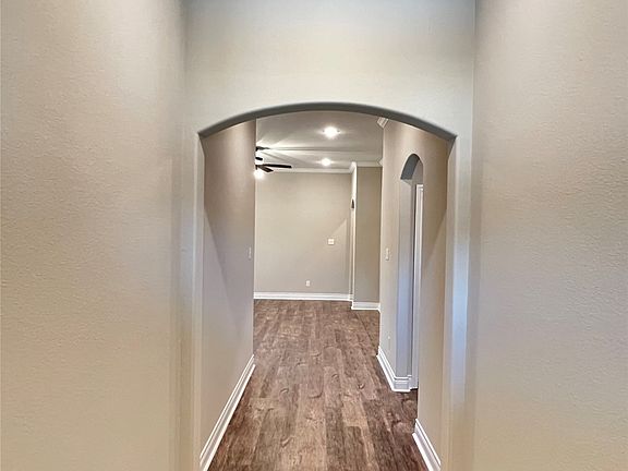 2nd image of 604 Moseley Ln
