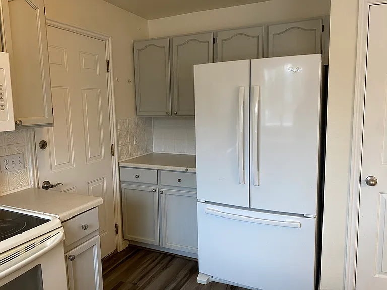 814 W Sweet Meadow Ln — Photo 4