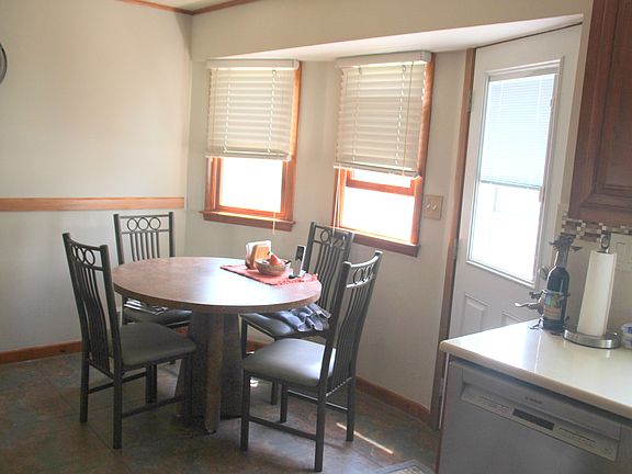 Eat In Kitchen