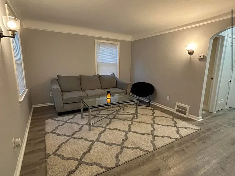 16716 Stahelin Ave — Photo 2