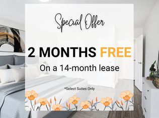 212 Lakeshore Rd E #407, Mississauga, ON L5G 1G4