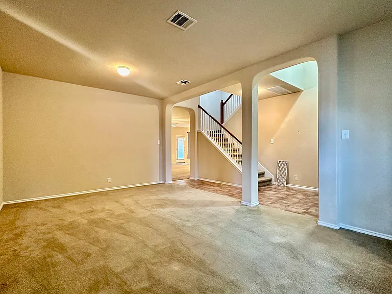 786 San Mateo — Photo 18