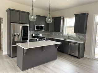 N3311 University Rd, Lake Geneva, WI 53147