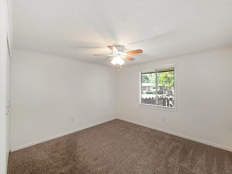 The Flats at Lakeshore — Photo 13
