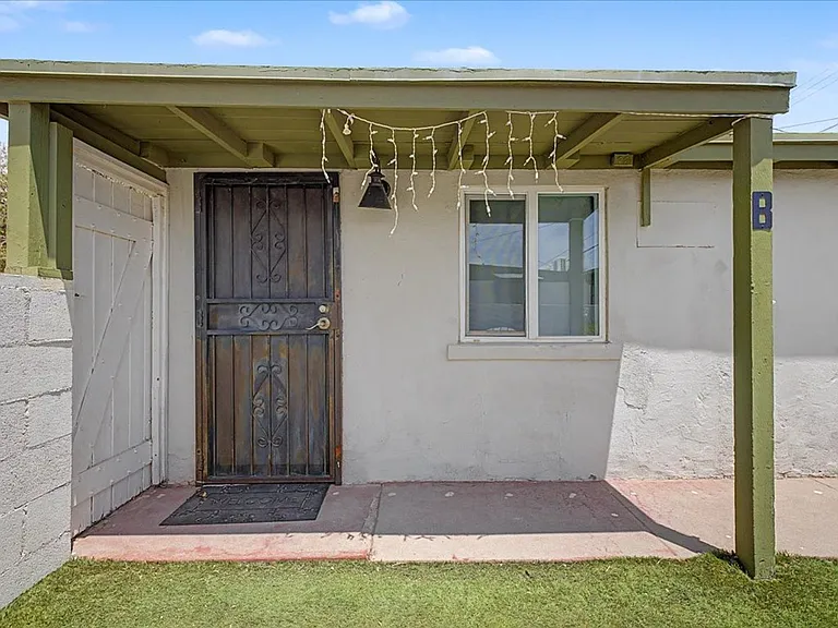 2120 E Silver St #B — Photo 1