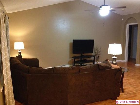 3rd image of 1011 W 22nd St