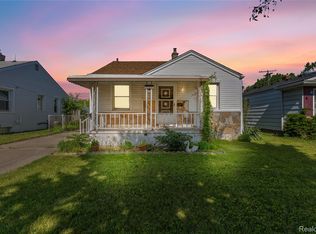 13632 Pearl St, Southgate, MI 48195