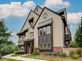 684 Parkside Ct, Libertyville, IL 60048