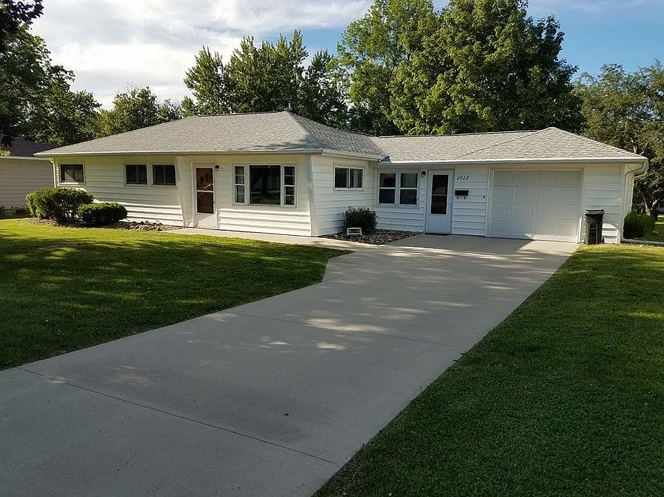 1st image of 2922 Cadillac Dr