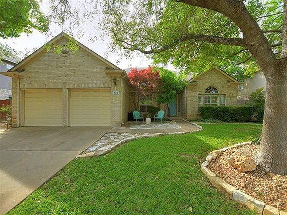 2nd image of 915 Woodhollow Ln