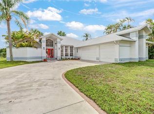 690 Astarias Cir, Fort Myers, FL 33919