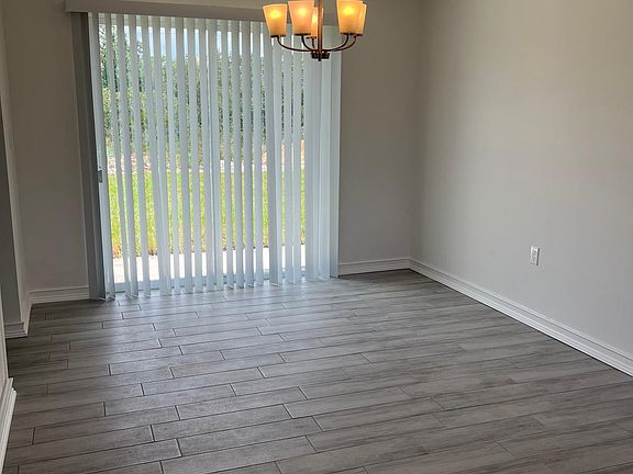3rd image of 3042 Buttercup Ln