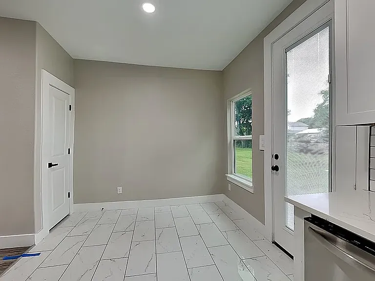 111 Foster Ln #A — Photo 3
