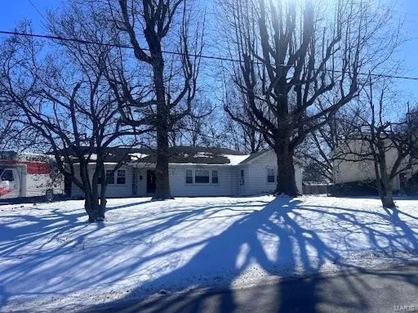 737 2nd St, Bethalto, IL 62010