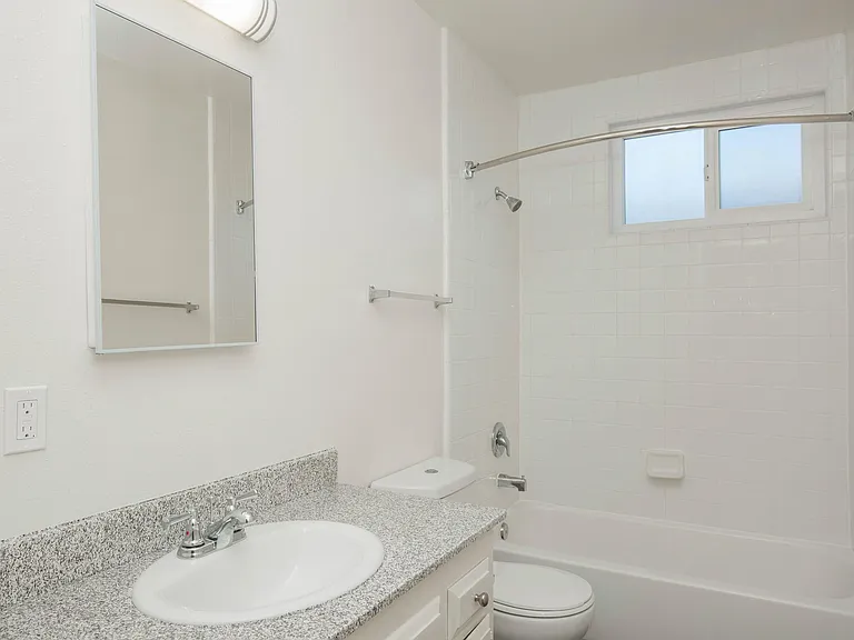 Casa Madrid Apartment Homes — Photo 16