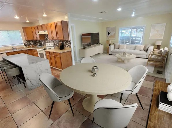Summit Mobile Home Community, 24425 Woolsey Canyon Rd Space 143, Canoga Park, CA 91304