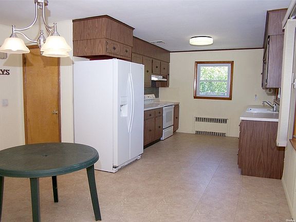 5th image of 4 Cherry Ln