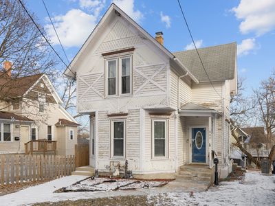 447 Ashland Ave, Elgin, IL, 60123