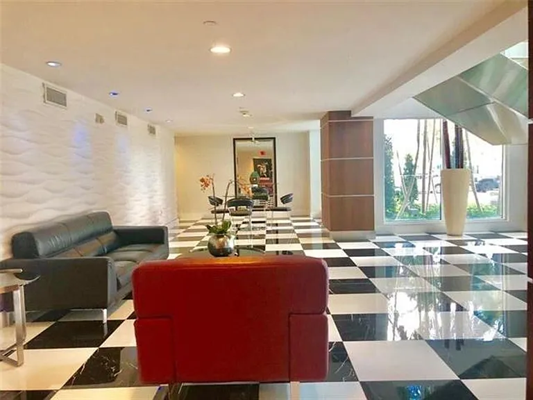 1800 N Bayshore Dr #1610 — Photo 22