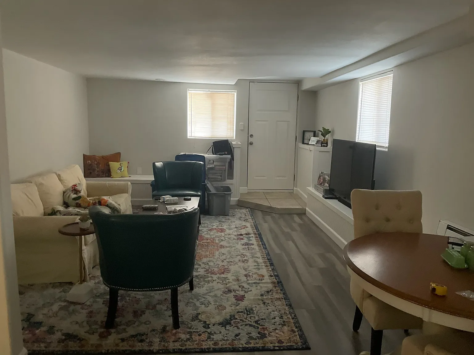 560 E K St — Photo 3