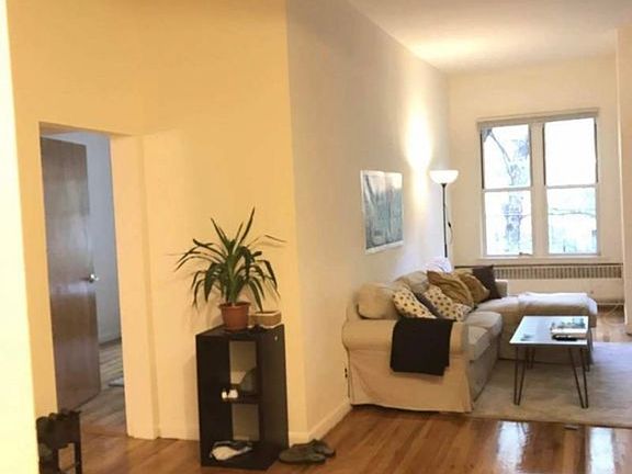 5th image of 407 E 85th St APT 4