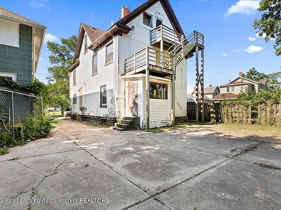 5th image of 815 Prospect St