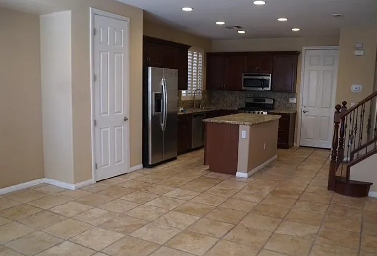 2407 Granada Bluff Ct — Photo 23