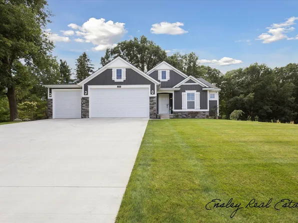 2182 Quarter Horse Dr NE, Cedar Springs, MI 49319