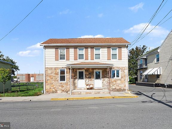 2nd image of 128 E Madison St