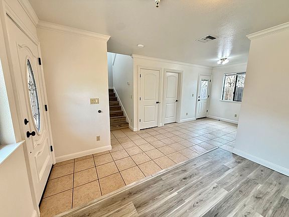 3rd image of 809 Willow St