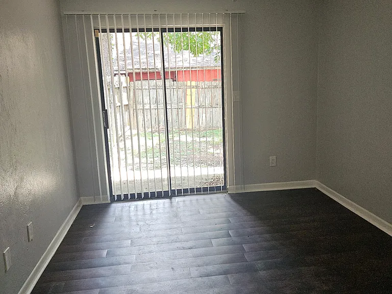 SW 69th Dr — Photo 10