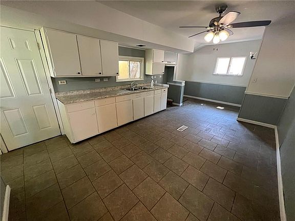 4th image of 2901 Burton Ave