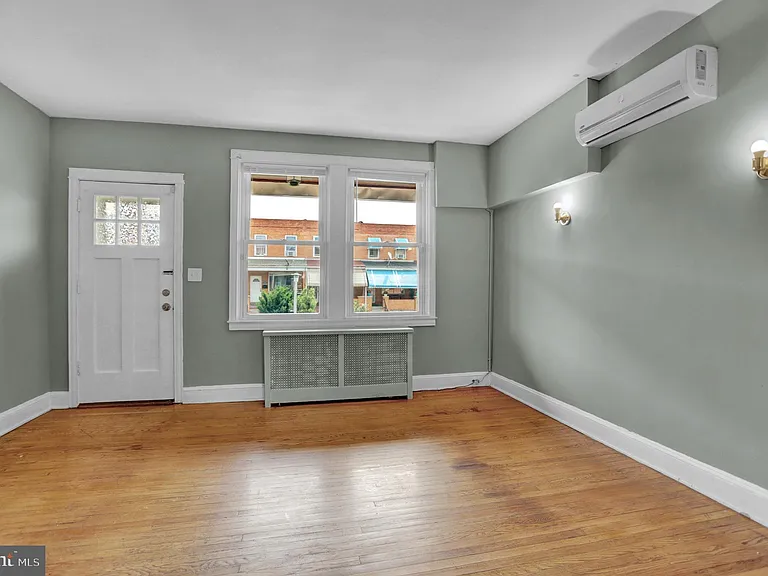 434 Folcroft St #A — Photo 2