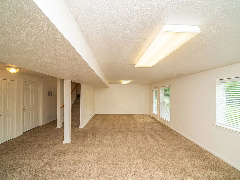 Lynbrook Apartments and Townhomes — Photo 53