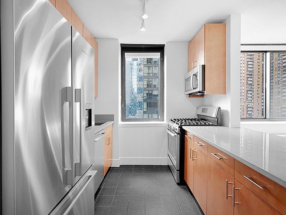 5th image of 420 W 42nd St APT 18F