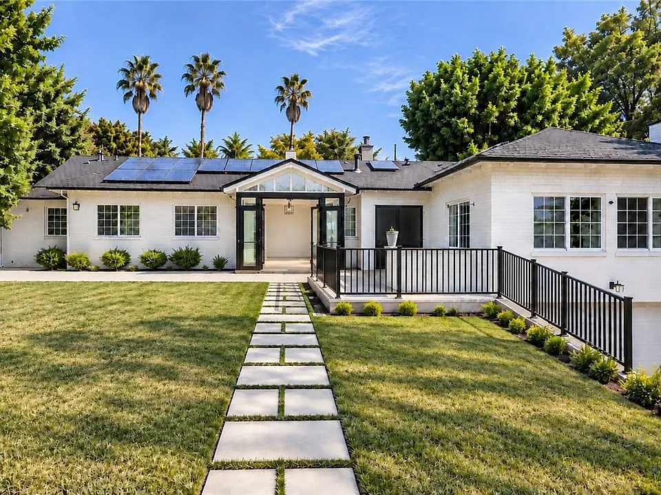 16633 Oak View Dr