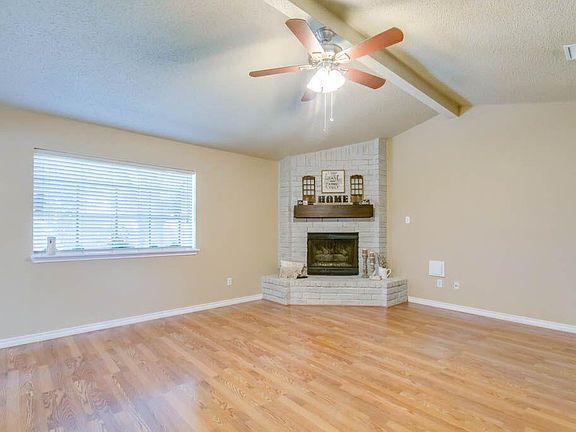 3rd image of 415 William Morton Dr