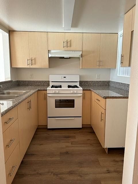 1st image of 420 Salem St APT 106