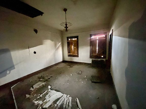 3rd image of 366 Evergreen Ave #1