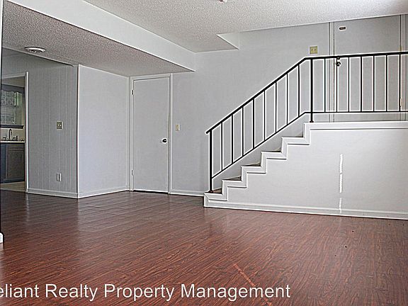 3rd image of 376 Ryder Ave APT A3