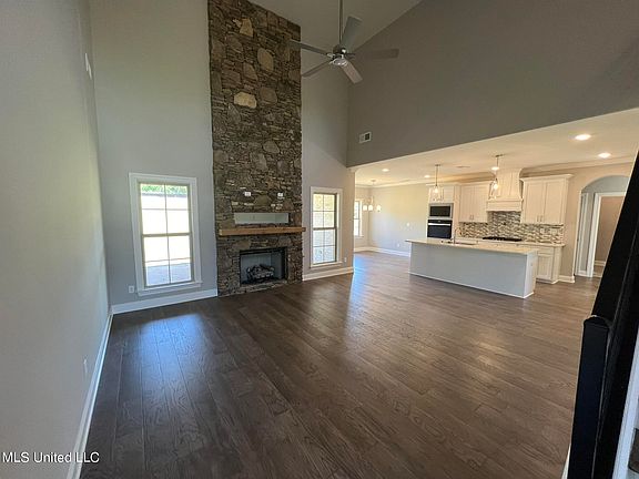 3rd image of 234 Poplar Ln