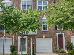 8223 Singleleaf Ln, Lorton, VA 22079