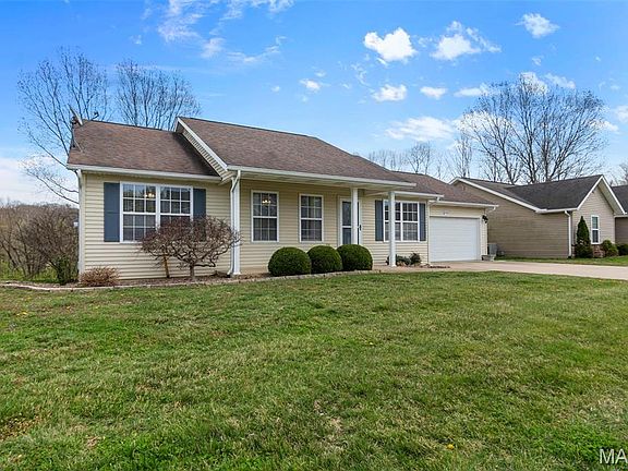 3rd image of 656 Olivia Dr
