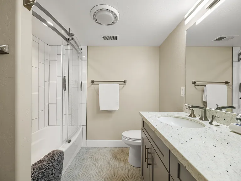 20 Shadow Rock Dr — Photo 33
