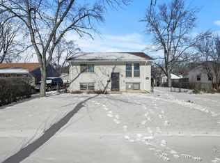 215 E Tulip Dr, Glenwood, IL